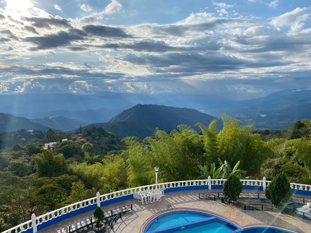 Finca Los Alpes San Jerónimo Exteriör bild