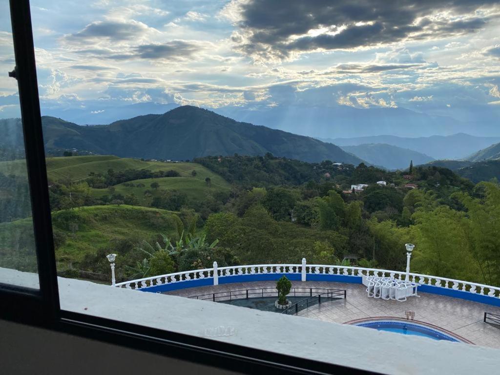 Finca Los Alpes San Jerónimo Exteriör bild