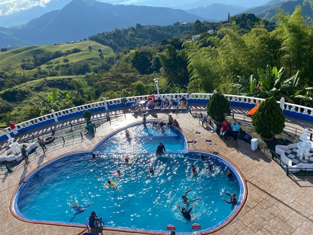 Finca Los Alpes San Jerónimo Exteriör bild